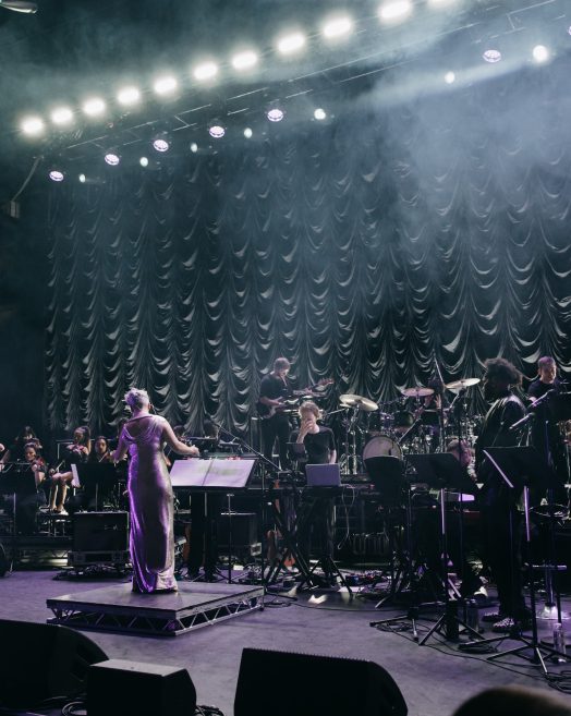 GARAGE MEETS RnB CLASSICAL STYLE!